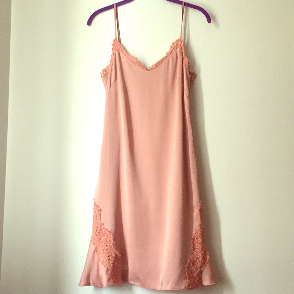 Peach 🍑 Laced babydoll slip dress - Picture 2 of 8